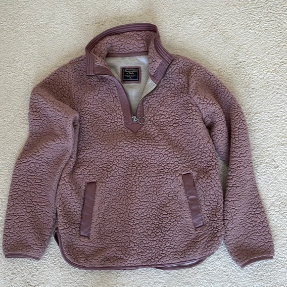 Abercrombie & Fitch Sherpa Half Zip Pullover in Muave - Picture 3 of 12